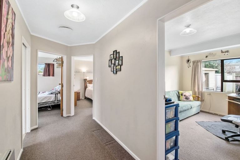 Photo of property in 13 Atarau Grove, Paraparaumu, 5032