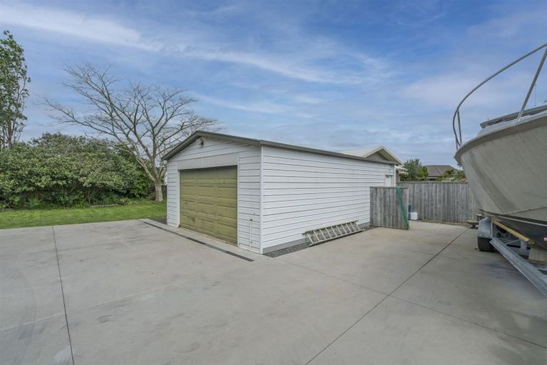Photo of property in 10 Poplar Street, Whitianga, 3510