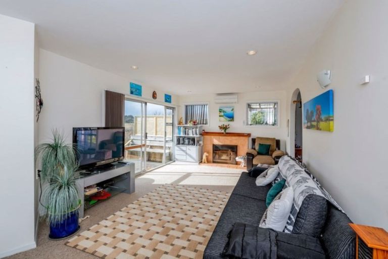 Photo of property in 2b Mahoe Street, Otaki Beach, Otaki, 5512