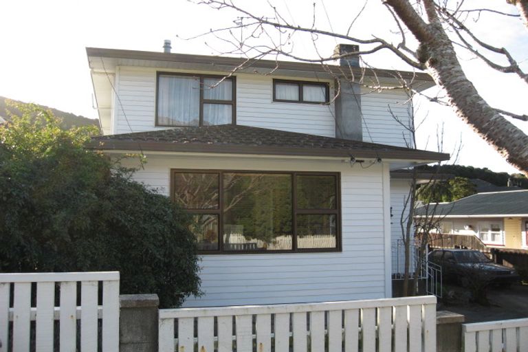 Photo of property in 12 Gardiner Grove, Wainuiomata, Lower Hutt, 5014