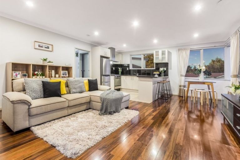 Photo of property in 158 Astley Avenue, New Lynn, Auckland, 0600