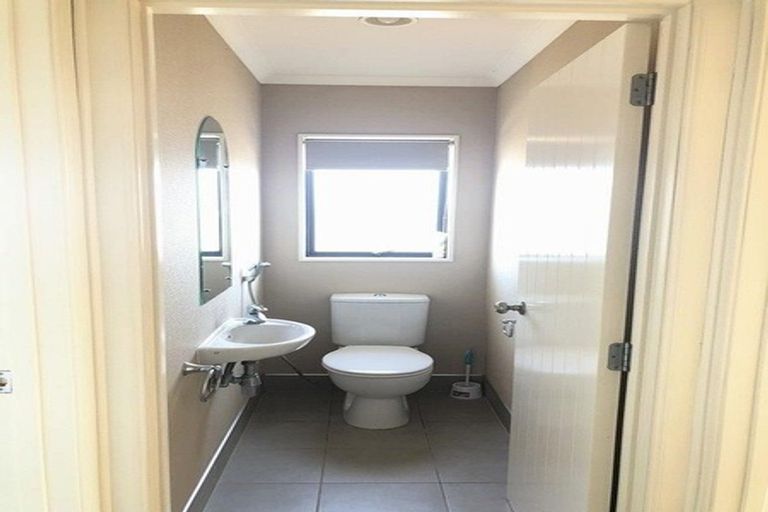 Photo of property in 4 Drumston Place, Flat Bush, Auckland, 2019