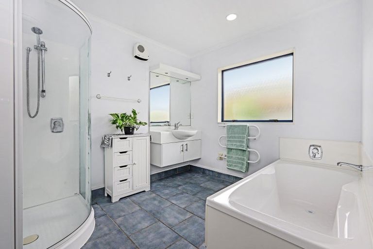 Photo of property in 3 Knightsbridge Place, Taradale, Napier, 4112