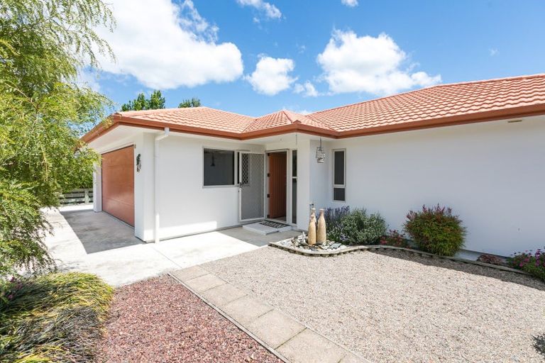 Photo of property in 10 Rochfort Street, Otane, 4202