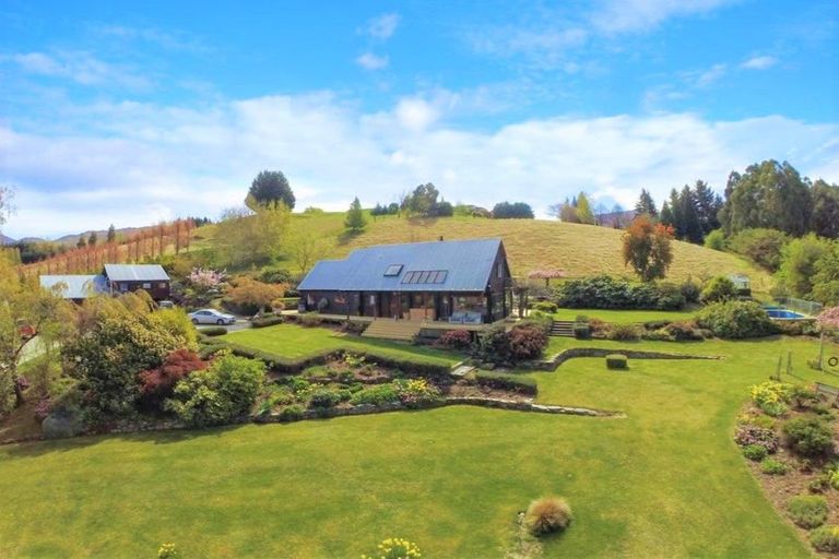 Photo of property in 58 Mountain View Road, Dalefield, Queenstown, 9371