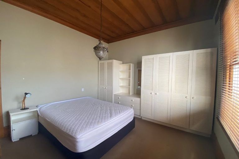 Photo of property in 16 Sealy Road, Bluff Hill, Napier, 4110