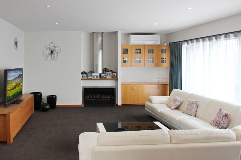 Photo of property in 50 Chateau Drive, Burnside, Christchurch, 8053