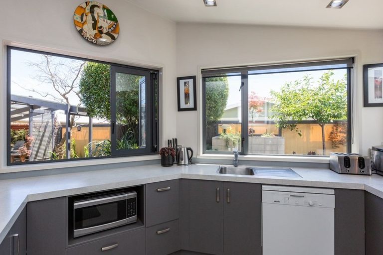 Photo of property in 6a Kauri Street, Taradale, Napier, 4112