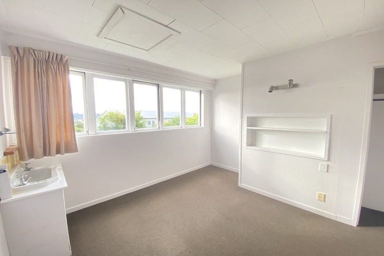 Photo of property in 24 Tiri Tiri Road, Birkdale, Auckland, 0626