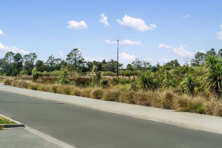 Photo of property in 17 Resnik Crescent, 0810