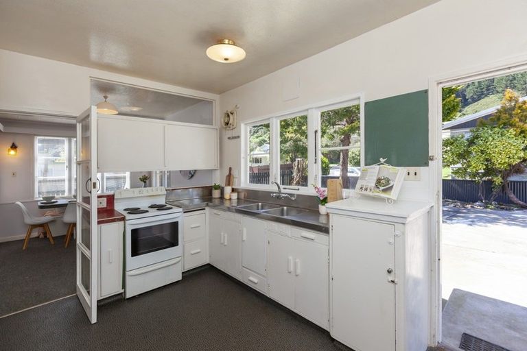 Photo of property in 26-28 Ruahine Street, Paraparaumu, 5032