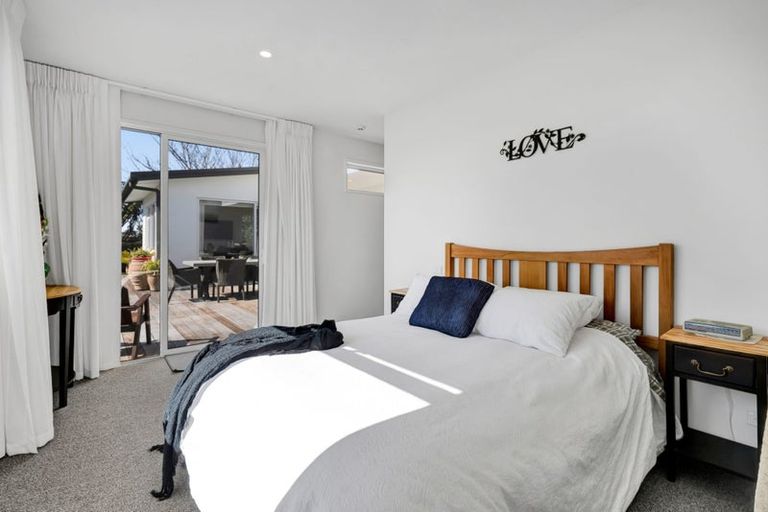 Photo of property in 321b Mangorei Road, Merrilands, New Plymouth, 4312