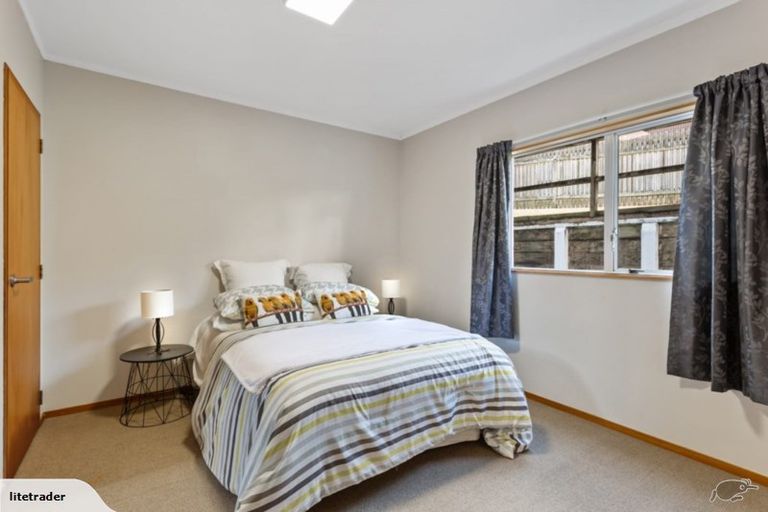 Photo of property in 6 Chedworth Drive, Glenfield, Auckland, 0629