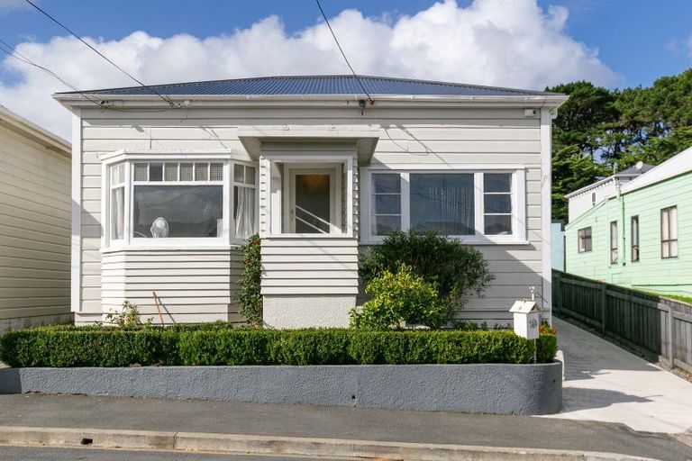 Photo of property in 10 Herald Terrace, Berhampore, Wellington, 6023