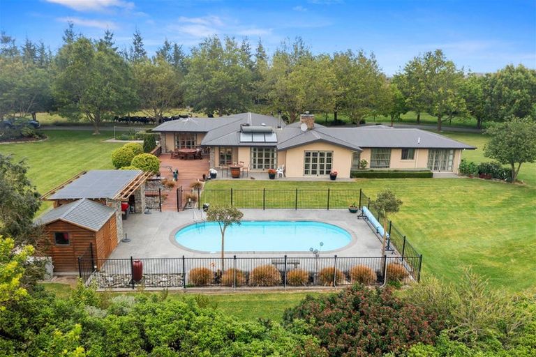 Photo of property in 900 Loburn Whiterock Road, Loburn, Rangiora, 7472