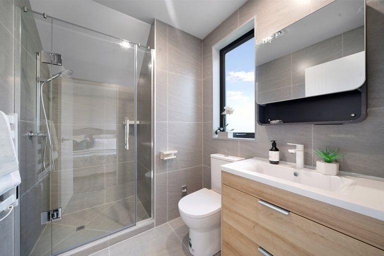 Photo of property in 28d Moire Road, Massey, Auckland, 0614