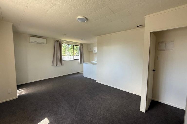 Photo of property in 2/23 Station Road, Takanini, 2112