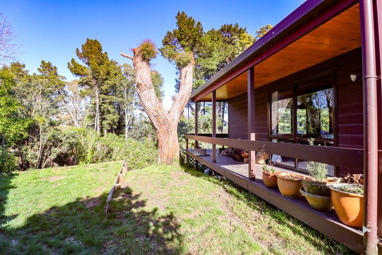 Photo of property in 5 Fernwood Place, Fitzherbert, Palmerston North, 4410