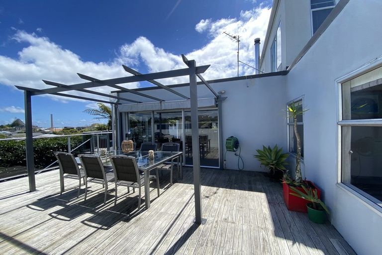 Photo of property in 21a Birdwood Avenue, Moturoa, New Plymouth, 4310