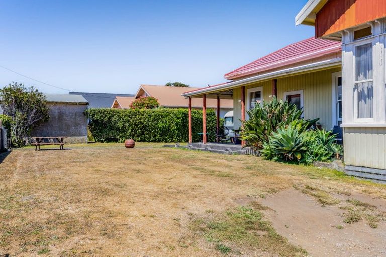 Photo of property in 68 Domett Street, Opunake, 4616