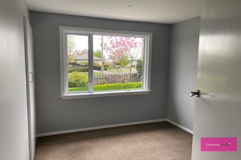 Photo of property in 18 Bideford Place, Dallington, Christchurch, 8061