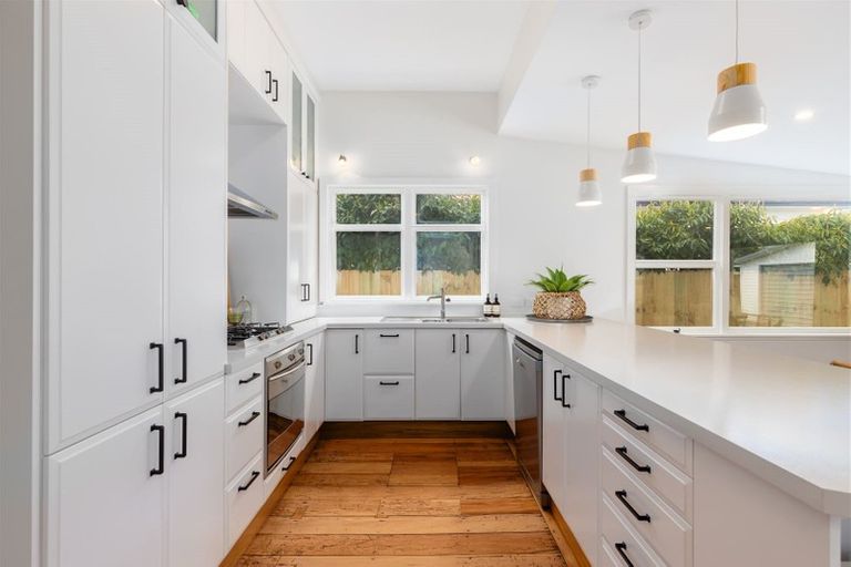 Photo of property in 244 Edgeware Road, Edgeware, Christchurch, 8013