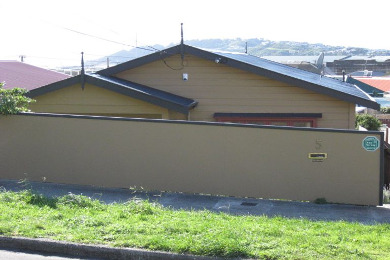 Photo of property in 5 Endeavour Street, Lyall Bay, Wellington, 6022