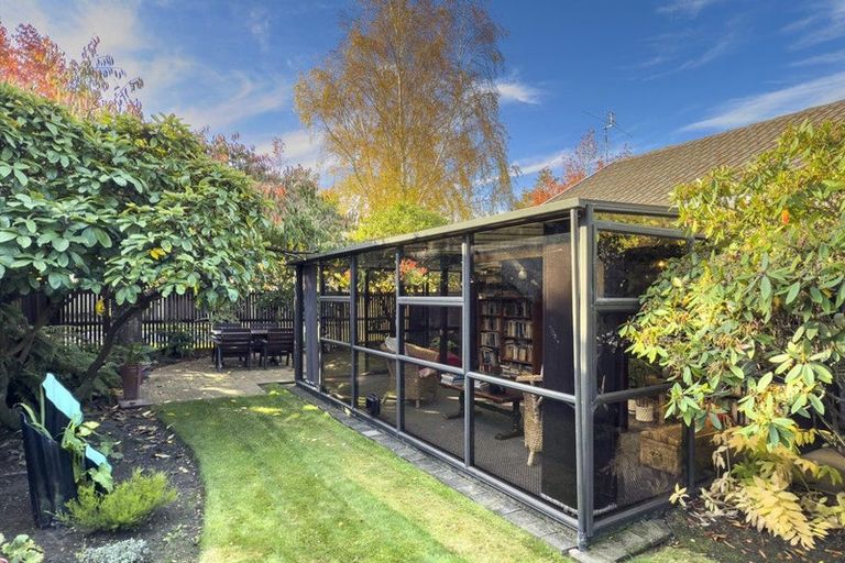 Photo of property in 76 Solomon Avenue, Redwood, Christchurch, 8051