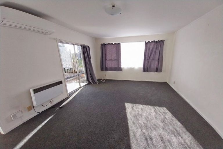 Photo of property in 1/14 Vonnell Place, Birkdale, Auckland, 0626