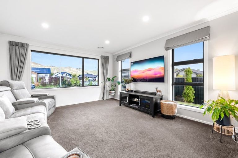 Photo of property in 42 Buddle Road, Wallaceville, Upper Hutt, 5018