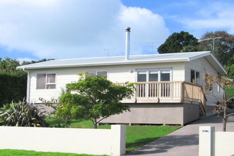 Photo of property in 4 Gilshennan Valley, Red Beach, 0932