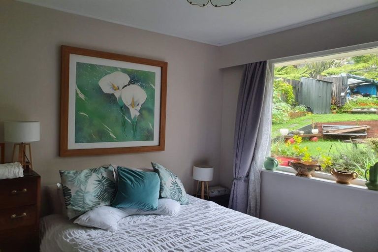 Photo of property in 1 Holmes Grove, Naenae, Lower Hutt, 5011