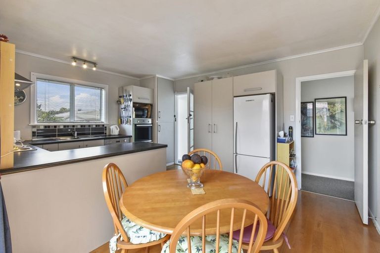 Photo of property in 2 Valentine Street, Papakura, 2110