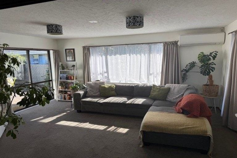 Photo of property in 76 Queenspark Drive, Parklands, Christchurch, 8083