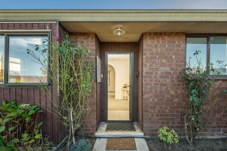 Photo of property in 2/279 Sawyers Arms Road, Bishopdale, Christchurch, 8053