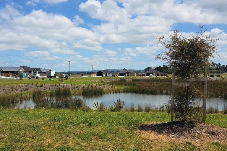 Photo of property in 89 Kaurinui Crescent, One Tree Point, 0118