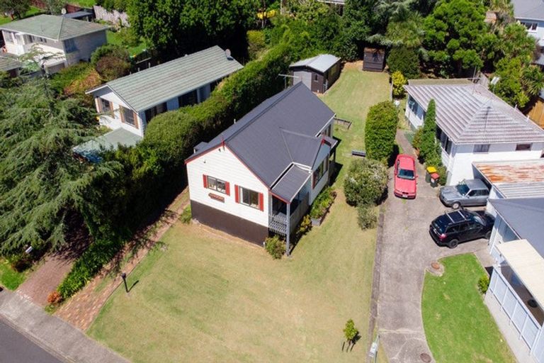 Photo of property in 71 Moore Street, Hillcrest, Auckland, 0627