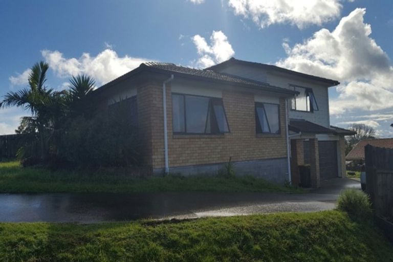 Photo of property in 14 Gordon Stanley Drive, Massey, Auckland, 0614
