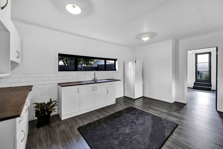 Photo of property in 35 Collins Street, Hawera, 4610