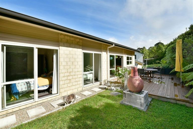 Photo of property in 17 Waldorf Crescent, Orewa, 0931