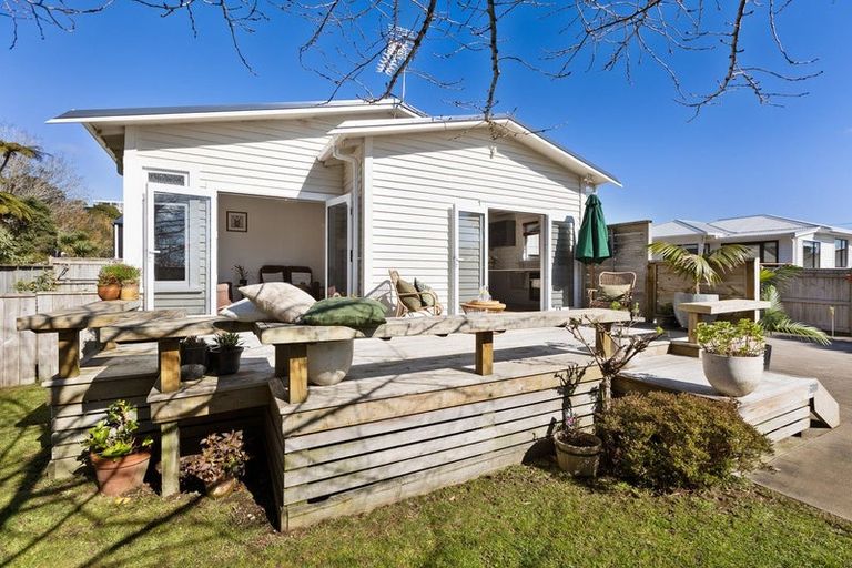 Photo of property in 3a Tupoki Street, Glen Avon, New Plymouth, 4312