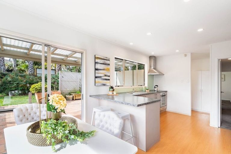 Photo of property in 44 Patts Avenue, Glendene, Auckland, 0602