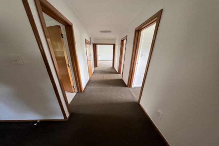 Photo of property in 19 Lyford Crescent, Sunnynook, Auckland, 0620