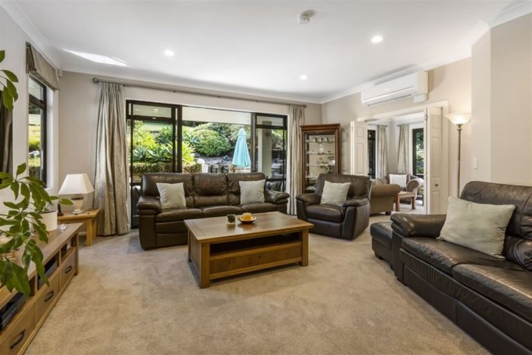 Photo of property in 12a Hobbs Road, Matakatia, Whangaparaoa, 0930