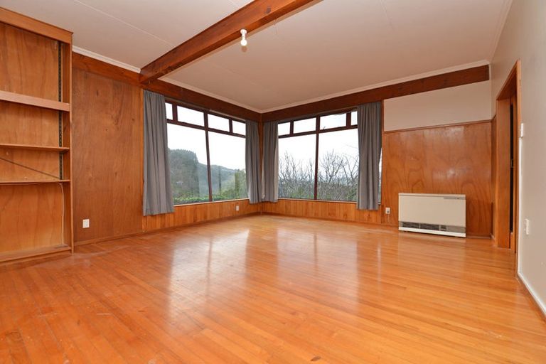 Photo of property in 36 Chester Road, Tawa, Wellington, 5028