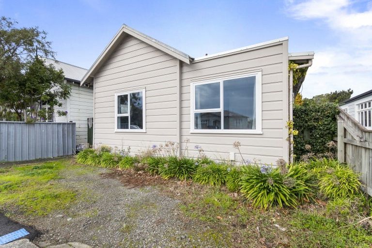 Photo of property in 412 Featherston Street, Palmerston North, 4414