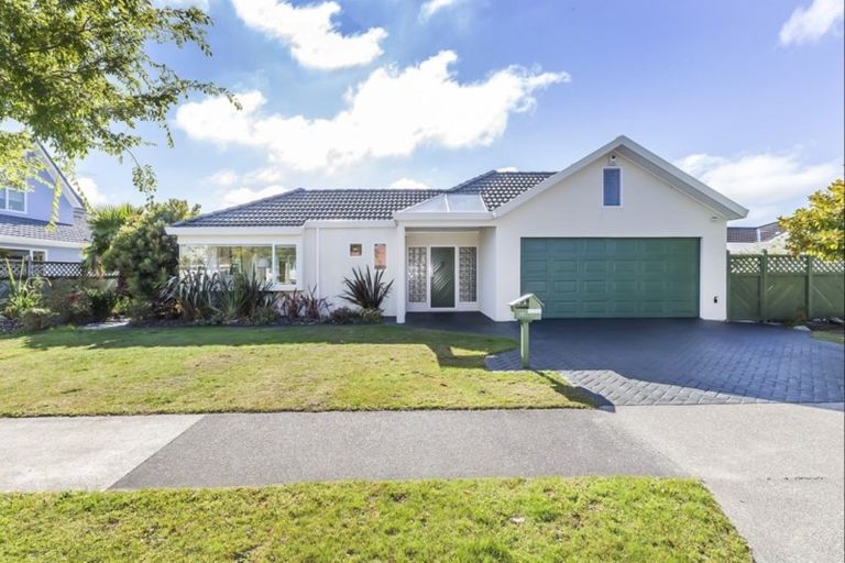 Photo of property in 17 Samwell Drive, Whitby, Porirua, 5024