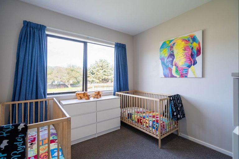 Photo of property in 21 Spackman Crescent, Paraparaumu, 5032