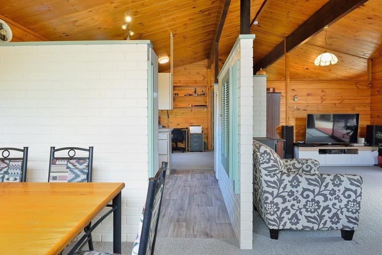 Photo of property in 102 Oak Street, Mangapapa, Gisborne, 4010