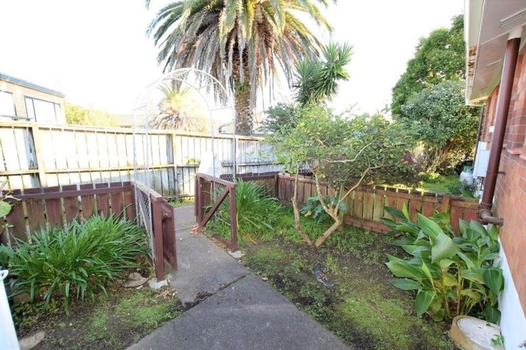 Photo of property in 6 Hiseman Lane, Henderson, Auckland, 0612